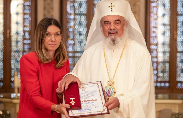 VIDEO Simona Halep a primit cea mai înaltă distincție din partea Patriarhiei Române