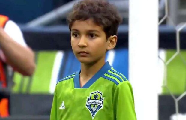 VIDEO Amicalul Seattle Sounders - Borussia Dortmund a început cu un portar de 8 ani între buturi » Motivul este tulburător