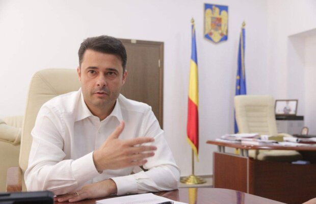 Patroana firmei favorite a primarului Florea spune că i s-a reziliat contractul de 54 de milioane de euro pentru jucăriile din parcuri! Dacă achiziția era corectă, de ce s-au panicat și au anulat-o?!