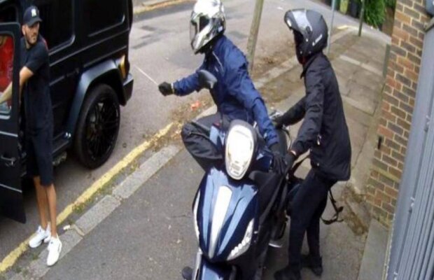 VIDEO Urmărire ca-n filme după ambuscadă! Noi detalii despre atacul cu cuțite în care au fost implicați Özil și Kolašinac