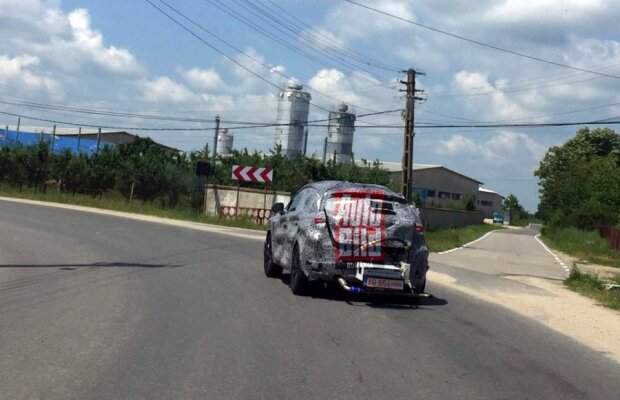 FOTO-SPION Auto Bild România, imagini în exclusivitate cu ceea ce pare a fi noul Suv-Coupe Dacia