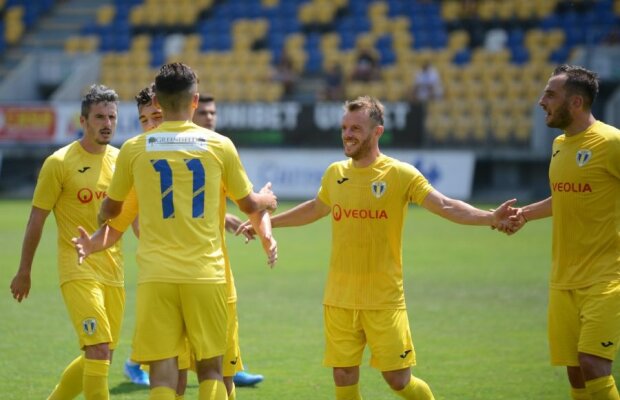 Petrolul Ploiești debutează pe teren neutru cu Metaloglobus » Meciul se joacă în Colentina