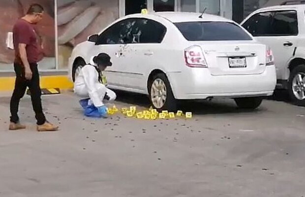 VIDEO Atenție, imagini ȘOCANTE: polițistul care l-a arestat pe fiul lui „El Chapo” Guzman a fost asasinat! 150 de gloanțe trase în 30 de secunde! 