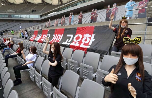 Amendă USTURĂTOARE pentru clubul care a adus păpuși gonflabile pe stadion + ce vor acum să facă oficialii