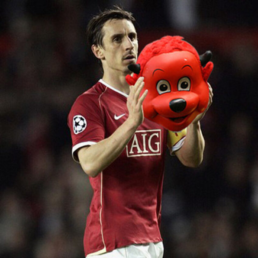 Pentru a nu sta departe de gazon, Neville ar putea prelua rolul de mascotă a clubului