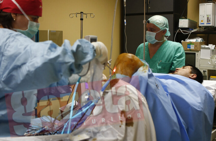 Echipa GSP.ro v-a oferit imagini în exclusivitate în România din timpul operaţiei la ligamente a unui jucător profesionist