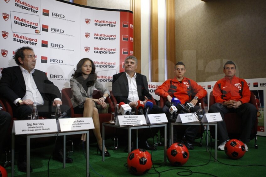 Oficialii lui Dinamo sînt primii 