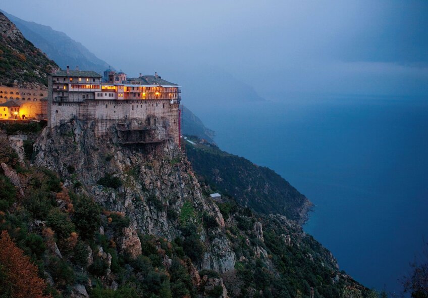 Pelerinaj Muntele Athos Grecia Doar Pentru Barbati