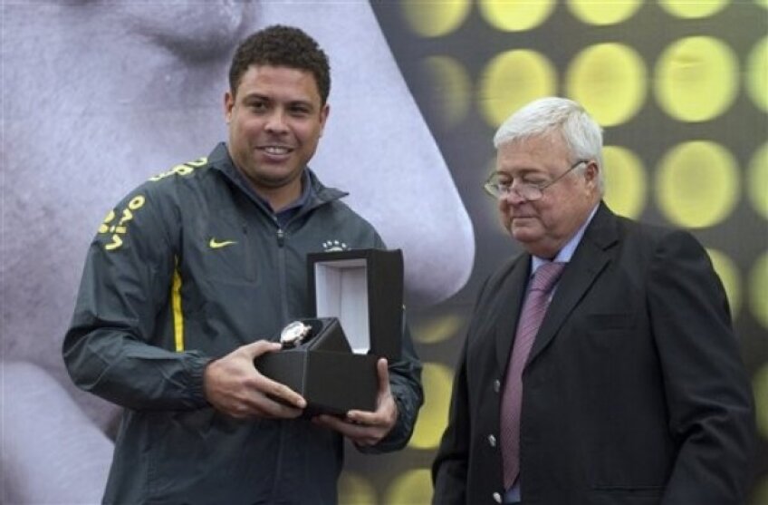 Ronaldo a primit un ceas de lux din partea principalului sponsor al naţionalei Braziliei
