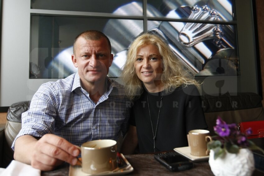 Dorinel Munteanu şi soţia sa, Simona, îşi petrec vacanţa de vară la Cannes