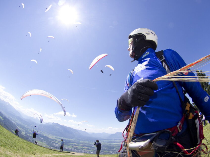 Toma Coconea a început aventura Red Bull X-Alps » A parcurs 192 km din 864!