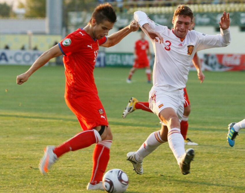 Sergi Gomez (în echipament alb) a adunat maximum de minute la CE U19 disputat în România