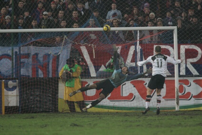 Marco Di Vaio a ratat penalty-ul decisiv în Steaua - Valencia