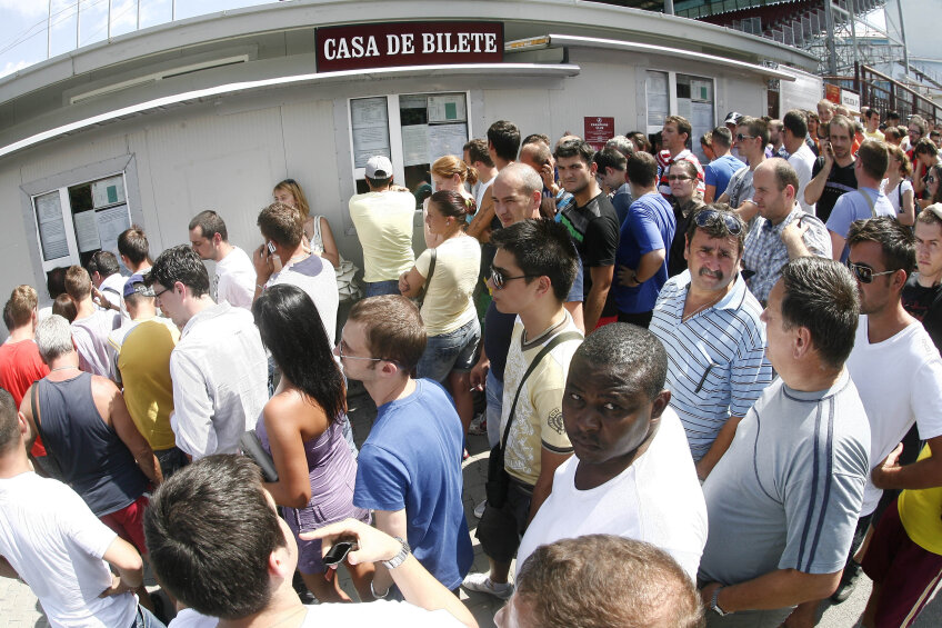 Steliştii din Ardeal s-au îngrămădit să-şi ia bilete pentru meciul cu ŢSKA (foto: Vakarcs Lorand)
