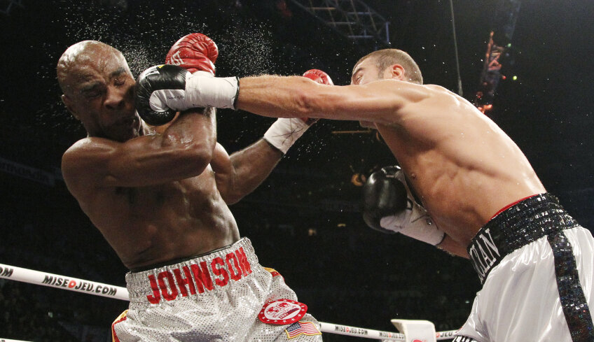 Bute a reușit cîteva lovituri spectaculoase în fața lui Johnson foto: reuters