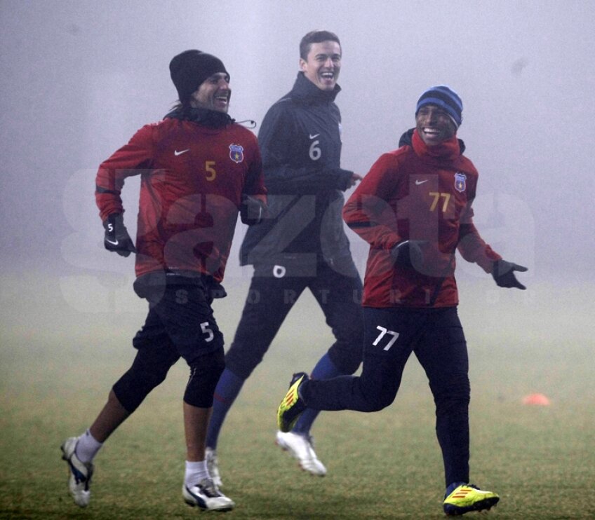 Imagini de la antrenamentul oficial al Stelei