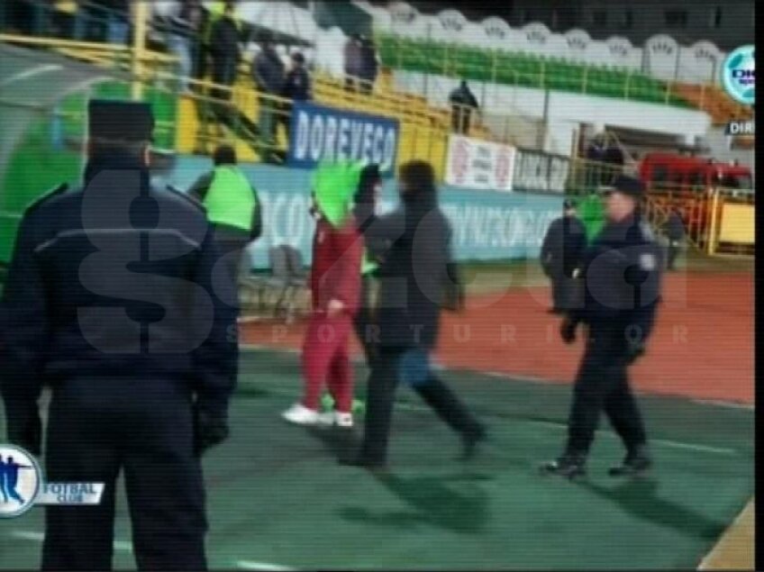 Răzvan Lucescu a comis gesturi obscene la Vaslui (Captură: DigiSport)