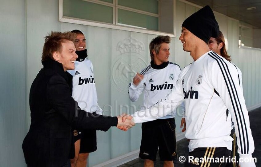 Michel Telo i-a vizitat pe fotbaliştii de la Real Madrid