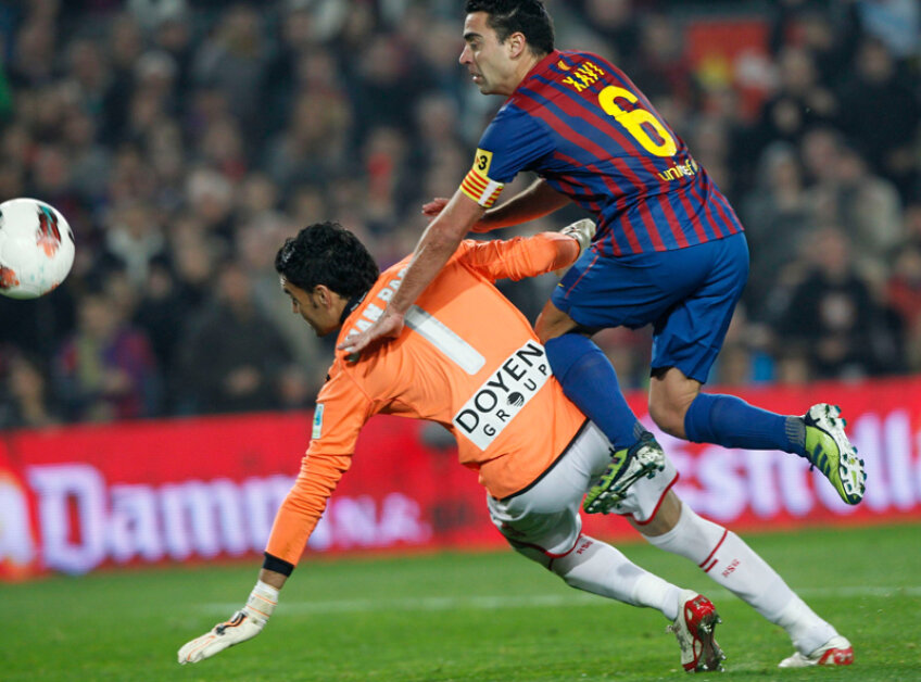 Xavi înscrie în minutul 88 din pasa lui Iniesta și alungă emoțiile pe Camp Nou