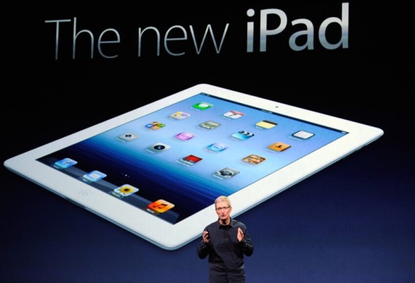 Asa arata noul iPad, prezentat de CEO-ul Apple, Tim Cook! foto: washingtonpost.com