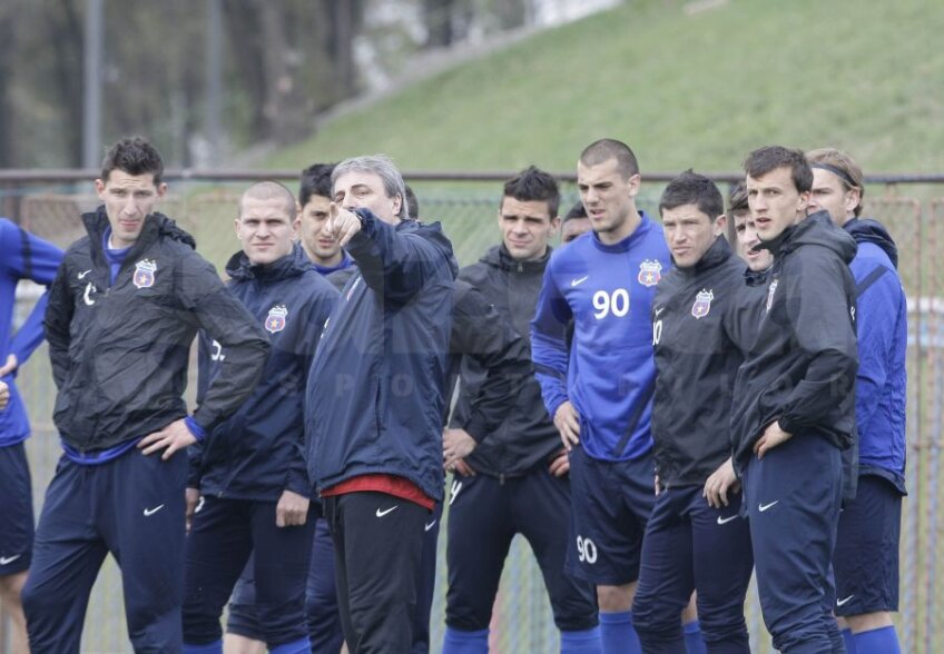 Steaua s-a antrenat pentru prima data sub comanda lui Stoichiţă