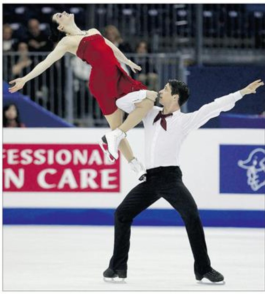 Tessa Virtue şi Scott Moir au cucerit cea de-a doua medalie de aur în proba de dans de patinaj artistic foto: reuters