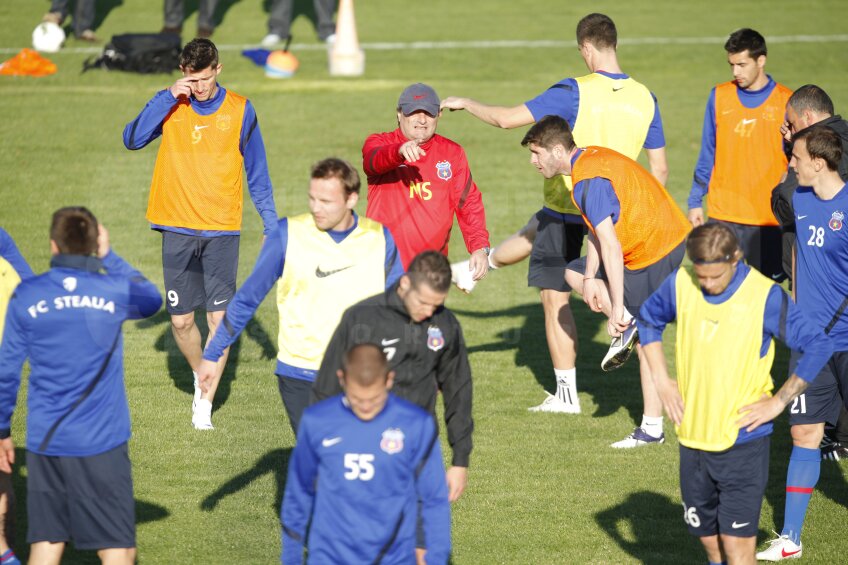 Steliştii au efectuat astăzi o şedinţă de pregătire foto: Cristi Preda