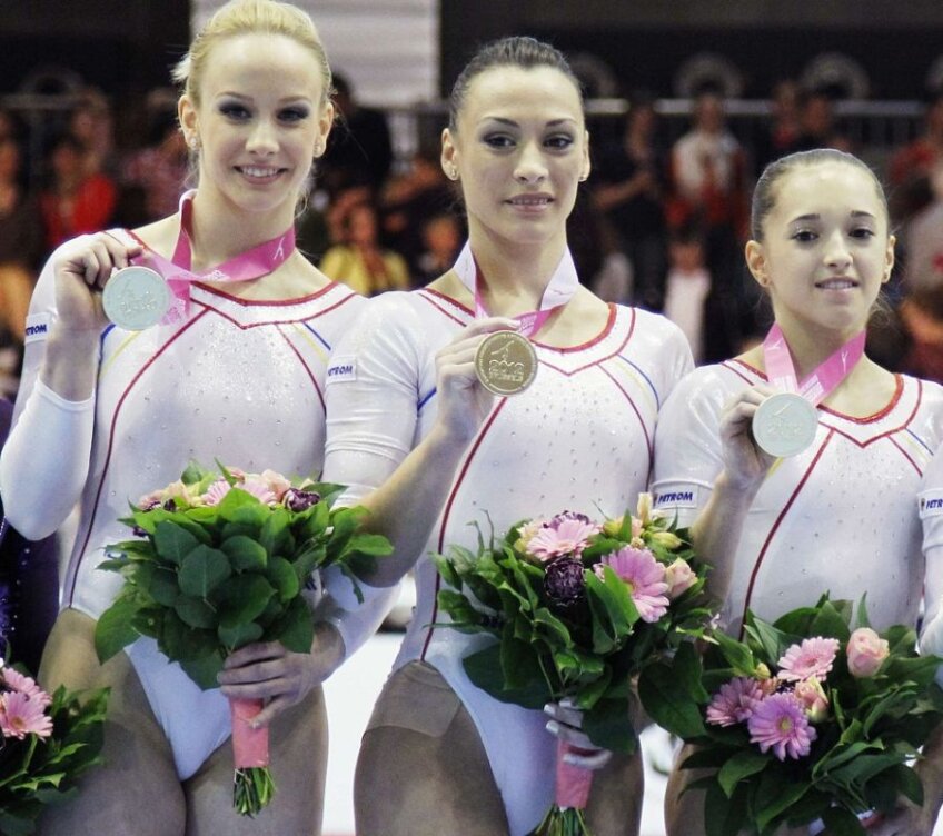 Sandra Izbașa, Cătălina Ponor și Larisa Iordache au cucerit cinci medalii în finalele pe aparate