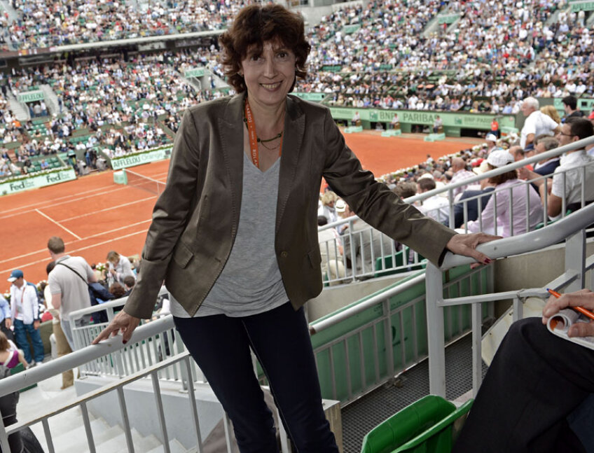 Virginia Ruzici, în acest an, la Roland Garros, pe terenul Philippe Chatrier