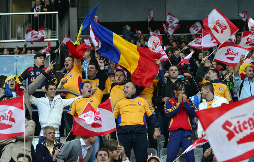 Fanii români au fredonat alături de austrieci acordurile celebrului Marș al lui Radetzky, auzit pe stadion cînd intrau echipele pe gazon