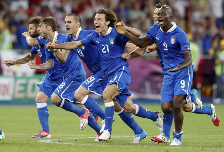 Jucătorii Italiei exultă: au reuşit să se califice în semifinale!