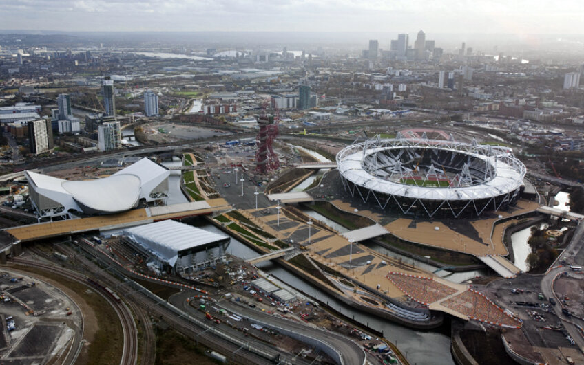 Parcul Olimpic din Londra, construit în partea de est a oraşului, pe cursul rîului Lee, este un exemplu de eficienţă în regim ecologic // Foto: Reuters