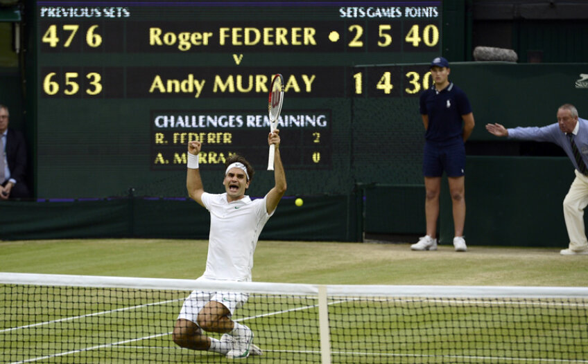 Momentul în care se încheie finala de la Wimbledon 2012 şi Roger Federer sărbătoreşte // Foto: Reuters