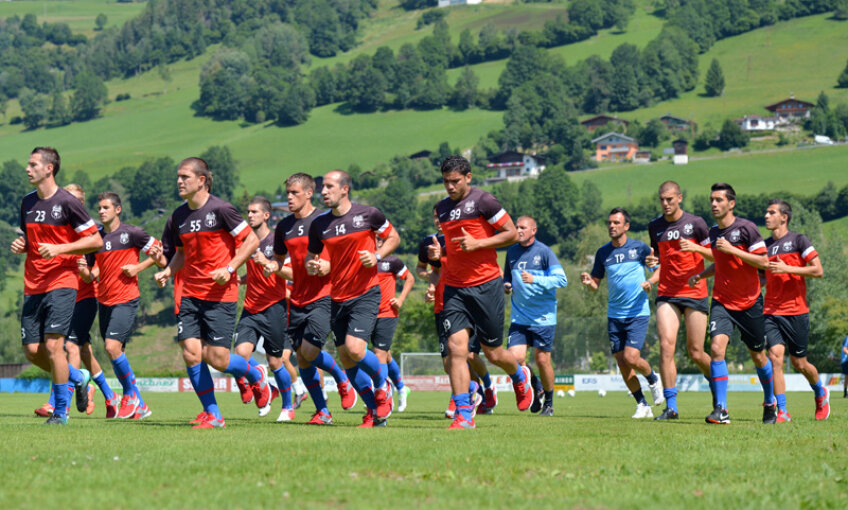 Steaua încheie azi stagiile de pregătire şi-şi prezintă duminică echipa pentru campionat, într-un amical cu Litex Loveci