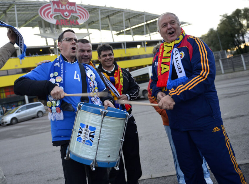 Tobele fanilor baltici au răsunat în jurul stadionului şi în tribune, deşi fotbalul nu e sportul numărul unu în Estonia