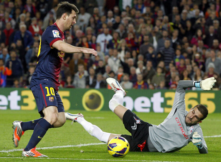 Messi se blochează în faţa lui Javi Varas şi pierde o ocazie uriaşă // Foto: Reuters