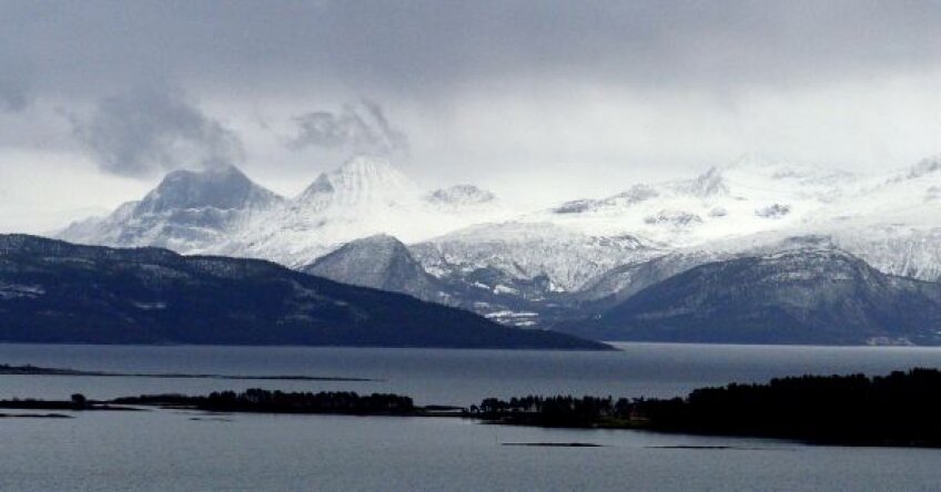 Nepoluate, peisajele norvegiene
apar curate ca lacrima