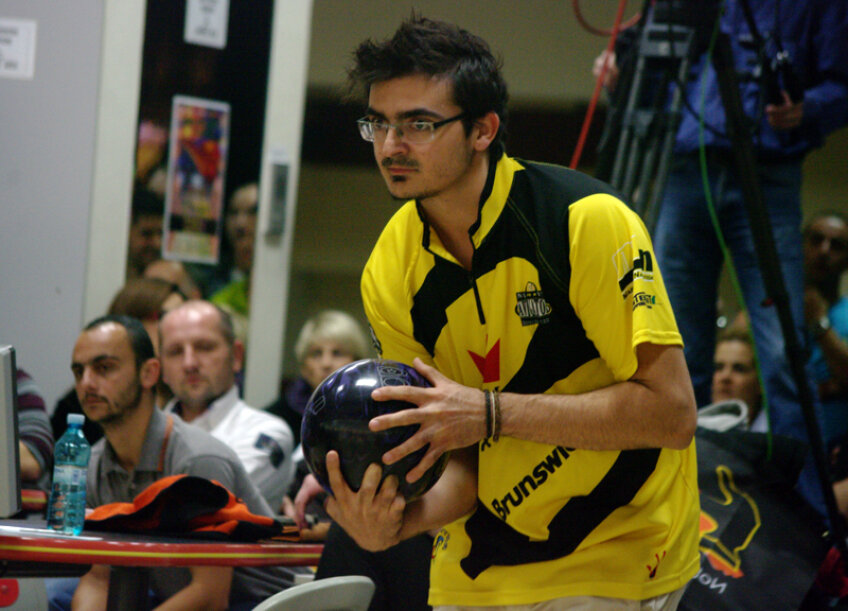 Giannis Stathos, noul campion de bowling de la Bucureşti. //  Foto: Bogdan Fechită