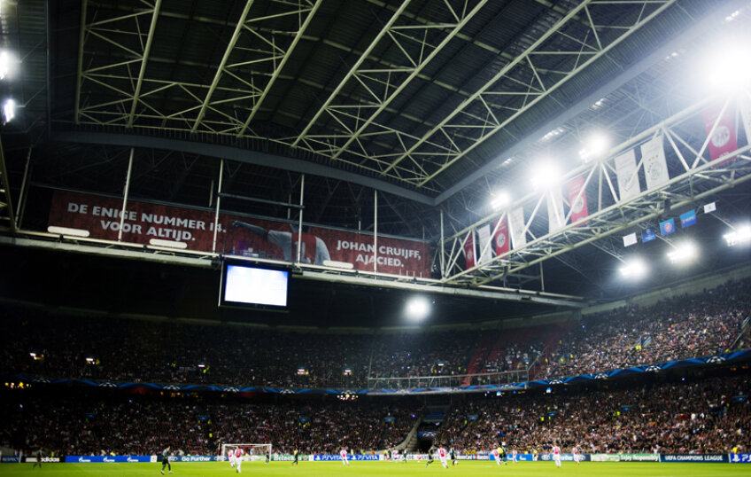 Stadionul din Amsterdam ar putea fi acoperit diseară