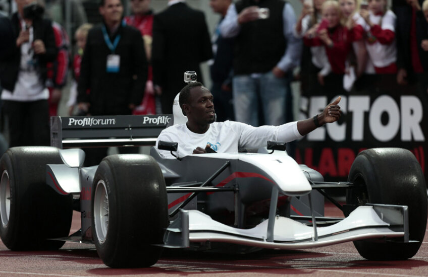 Usain Bolt şi-a făcut intrarea pe stadionul din Oslo la volanul unui monopost electric de Formula 1