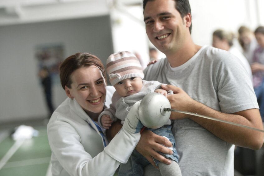 O familei fericită: Simona alături de fiica sa, Ioana Teodora, și de soțul său, Dragoș // Foto: Raed Krishan