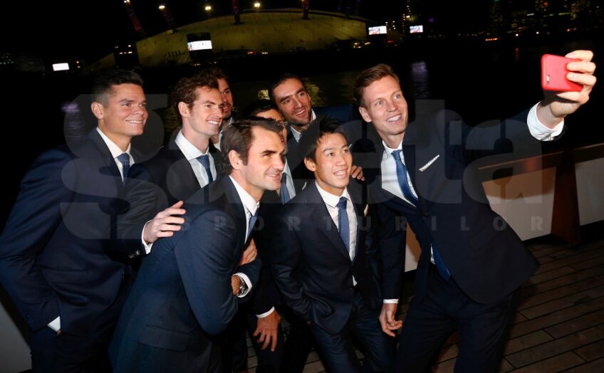 Raonic, Murray Wawrinka, Federer, Djokovici, Cilici, Nishikori și Berdych zîmbind pentru un selfie istoric // Foto: Guliver/GettyImages