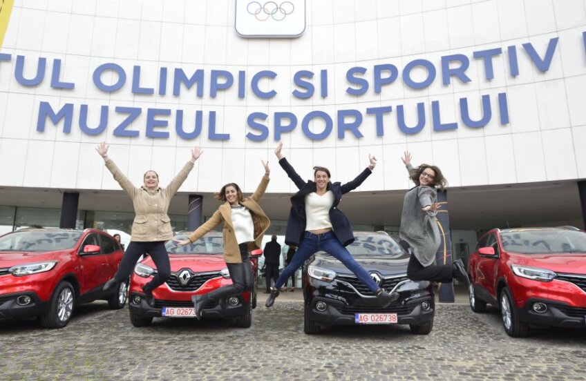 Noiembrie 2016, București. Aceleași Simona Pop, Loredana Dinu, Simona Gherman și Ana Maria Popescu (de la stânga la dreapta), deja campioane olimpice și a doua întâlnire cu mașina // FOTO Cristi Preda