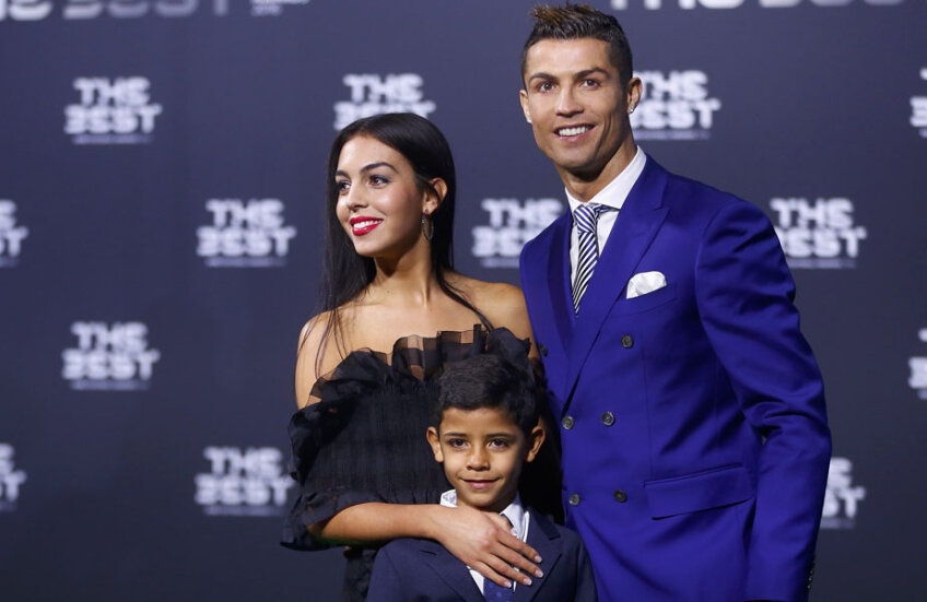 Georgiana Rodriguez, alături de Ronaldo și fiul său.