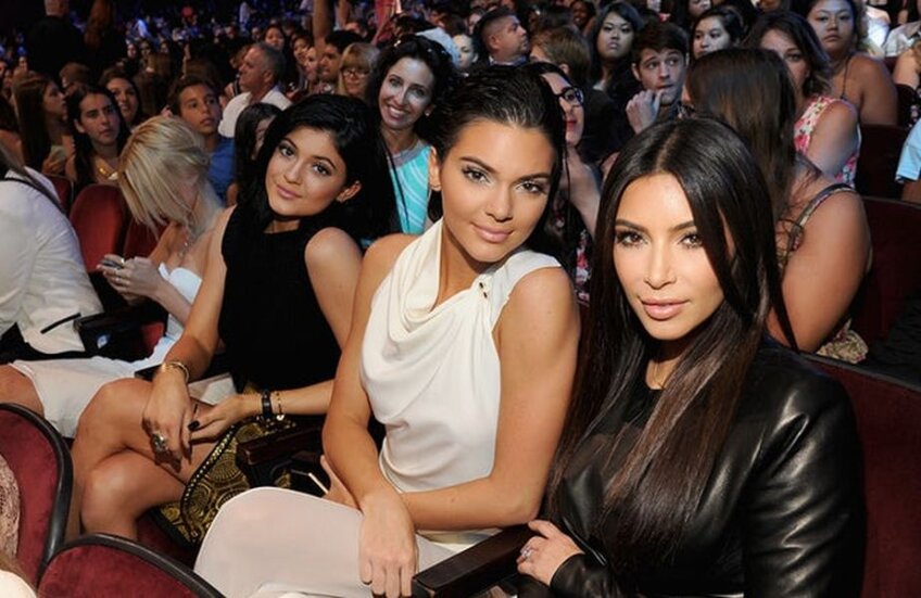 Kim încearcă să îi facă acum lipeală lui Ronaldo cu sora ei, Kendall