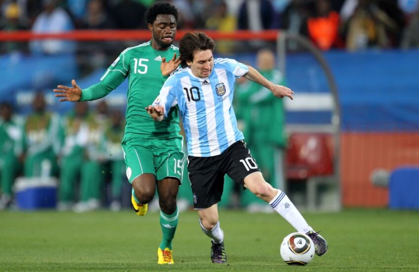 Lukman în duel cu Messi, la CM 2010 // FOTO: Guliver/GettyImage