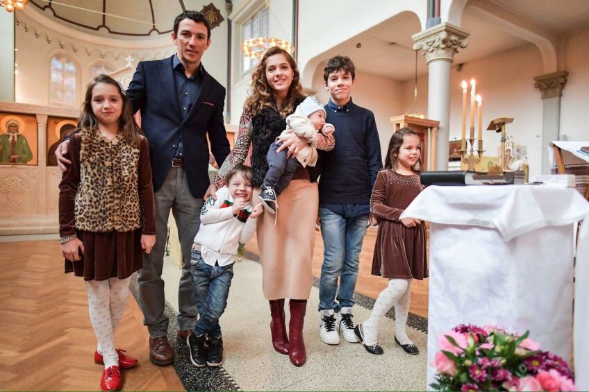 Andreea și George Ogăraru au împreună 5 copii