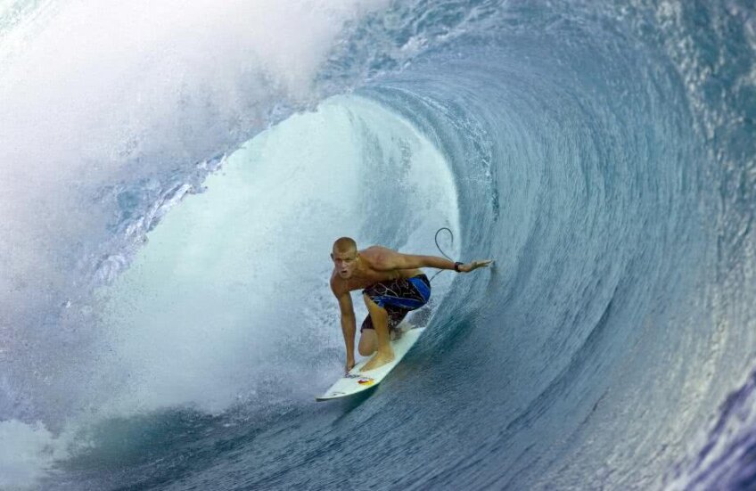 Mick Fanning, triplul campion mondial la surf, a decis să-și încheie impresionanta carieră. Sportivul australian a rămas celebru și prin episodul din 2015, când a respins un atac al unui rechin alb. foto: reuters