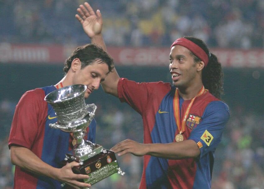 Belletti și Ronaldinho ridică Supercupa Spaniei FOTO: Guliver/GettyImages