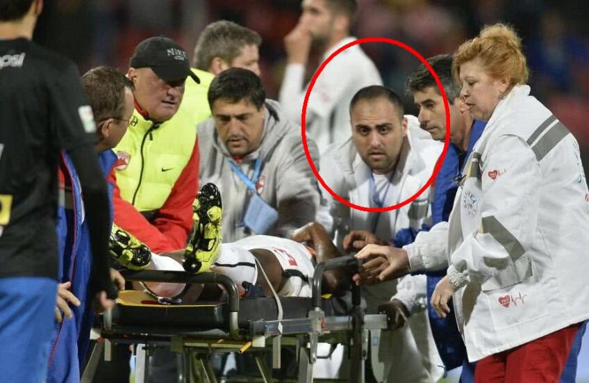 Ștefan-Răzvan Badea, încercuit în imagine, în timp ce ajuta la transportarea lui Ekeng în ambulanță